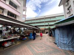305 WOODLANDS STREET 31 (D25), Retail #483088961